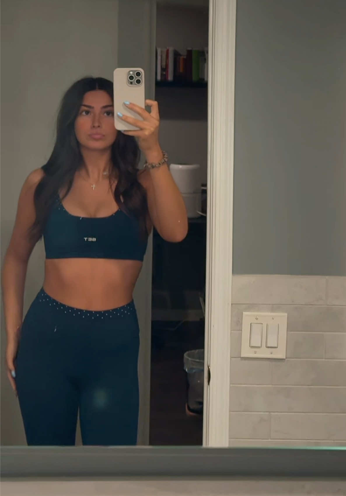 @notjules.t_