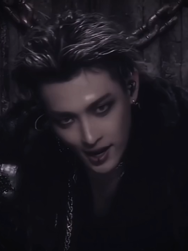 @violet⋆.ೃ࿔*:･