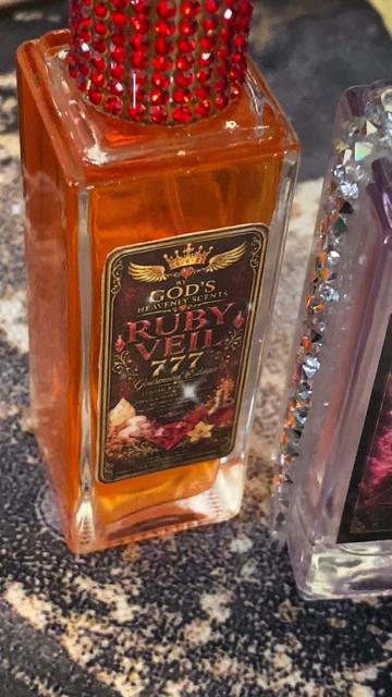 @Jrzydva SCENTS AND GEMS