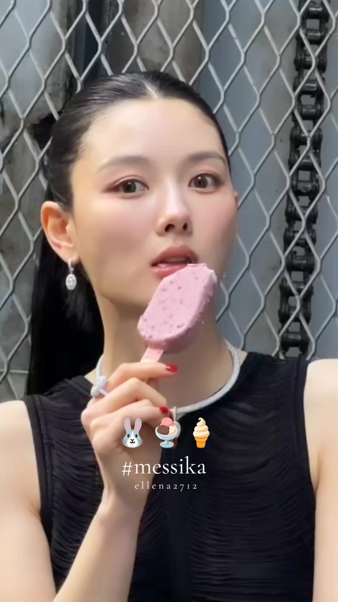 @e l l e n a🐰🍰