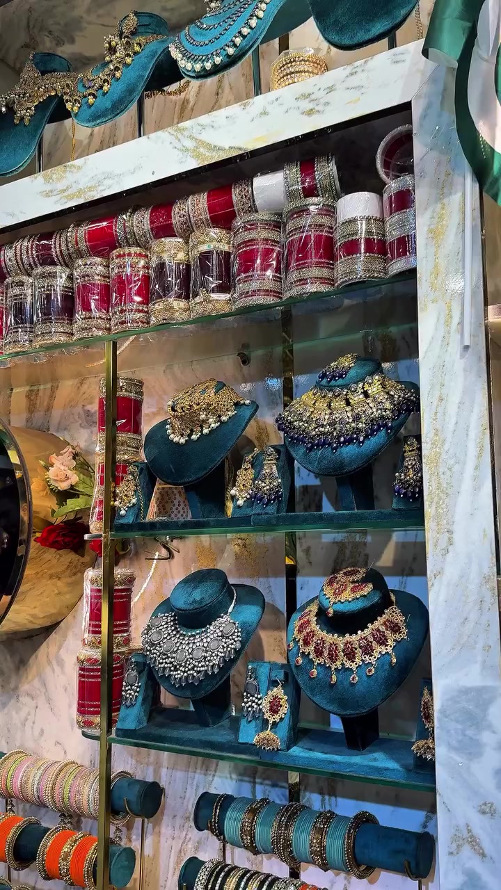 @Makkah bangles store