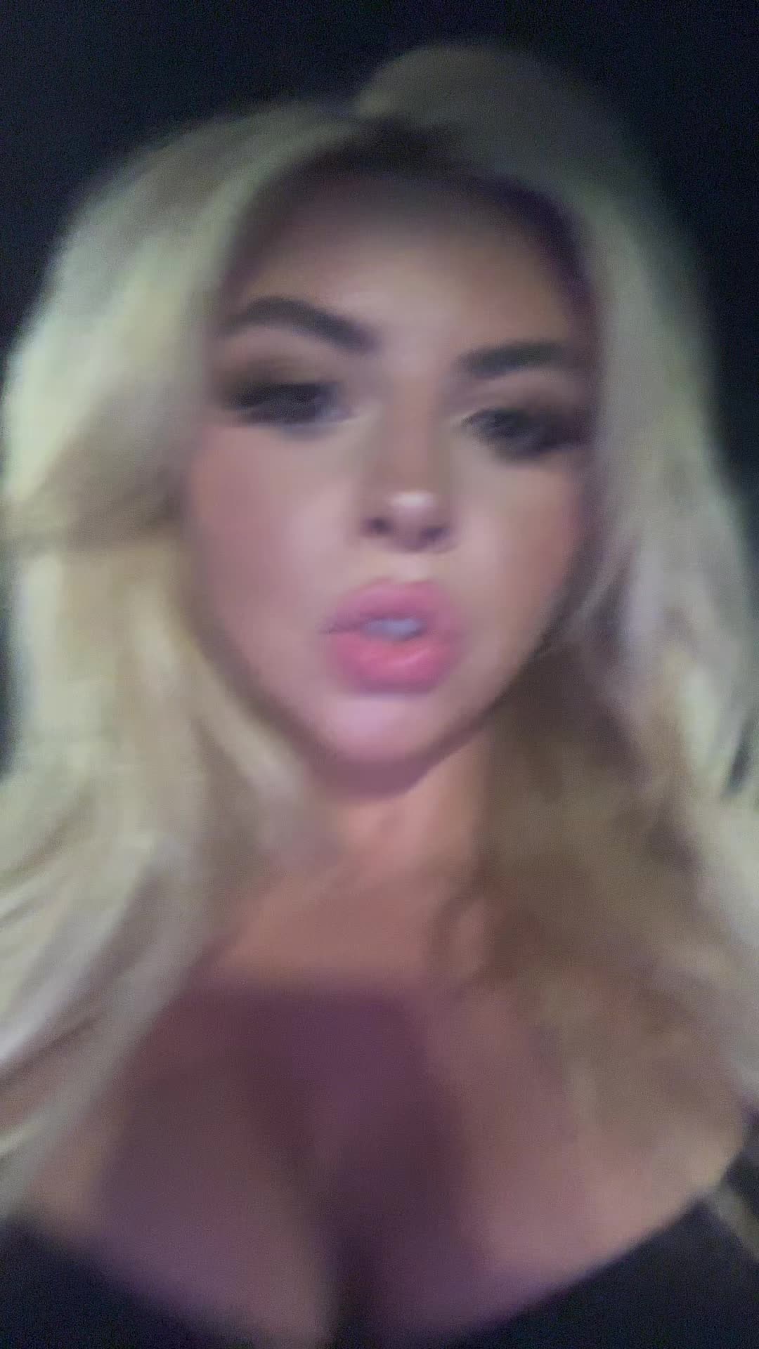 @Valianna Rose