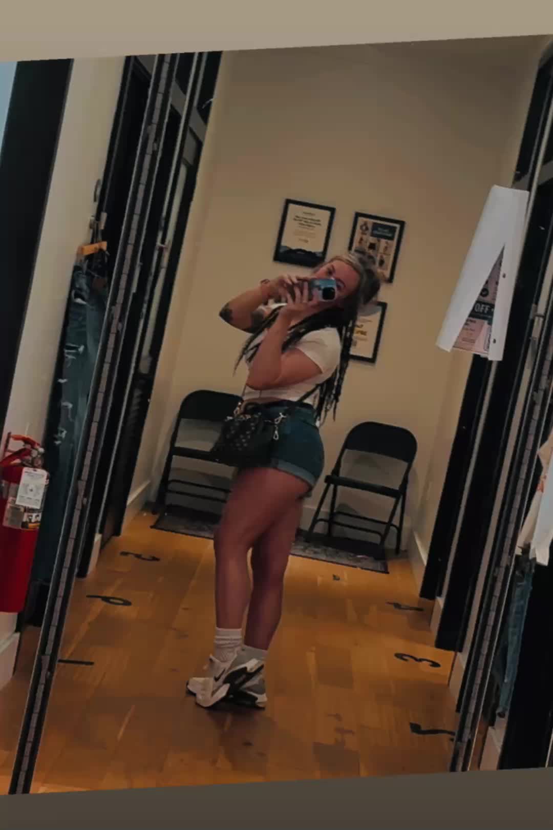 @𝔇𝔢𝔰🍒