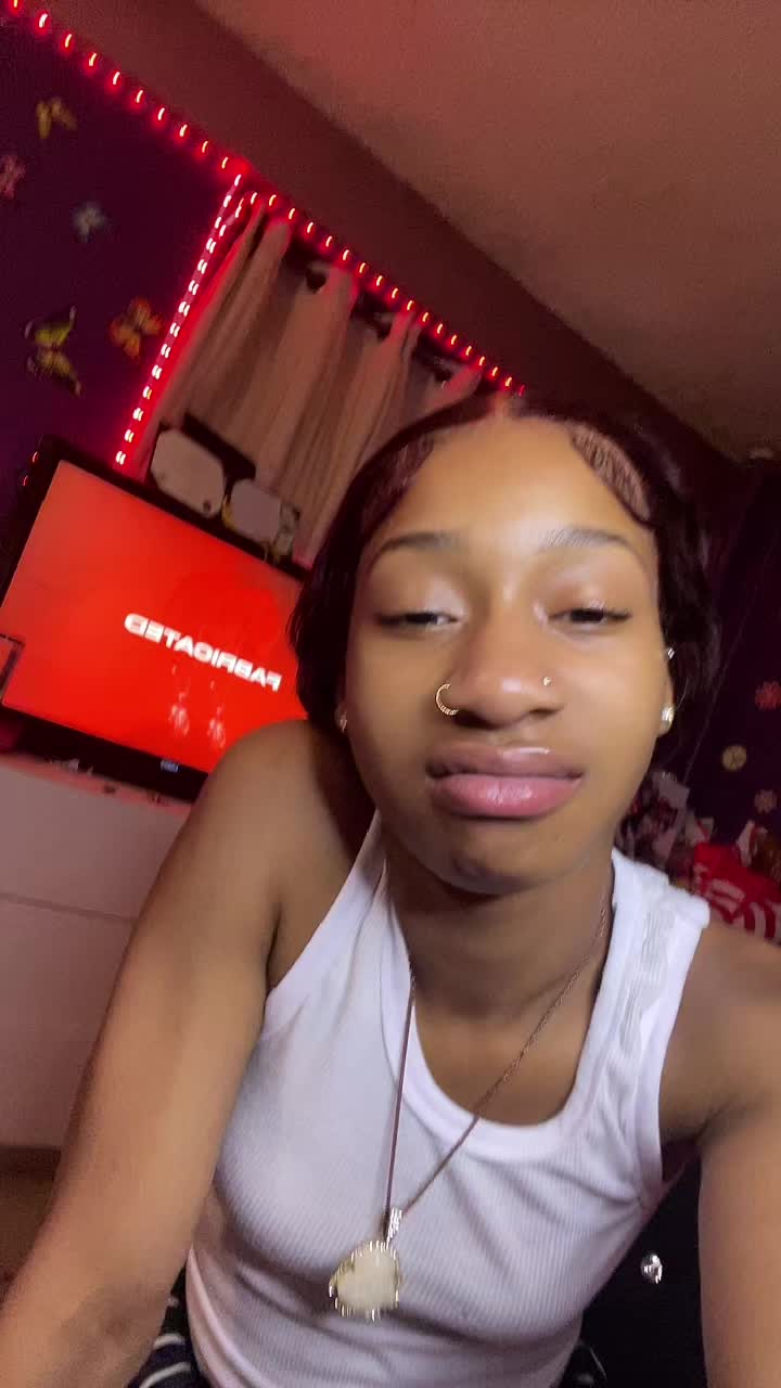 @Imwhatyourhoneeds_