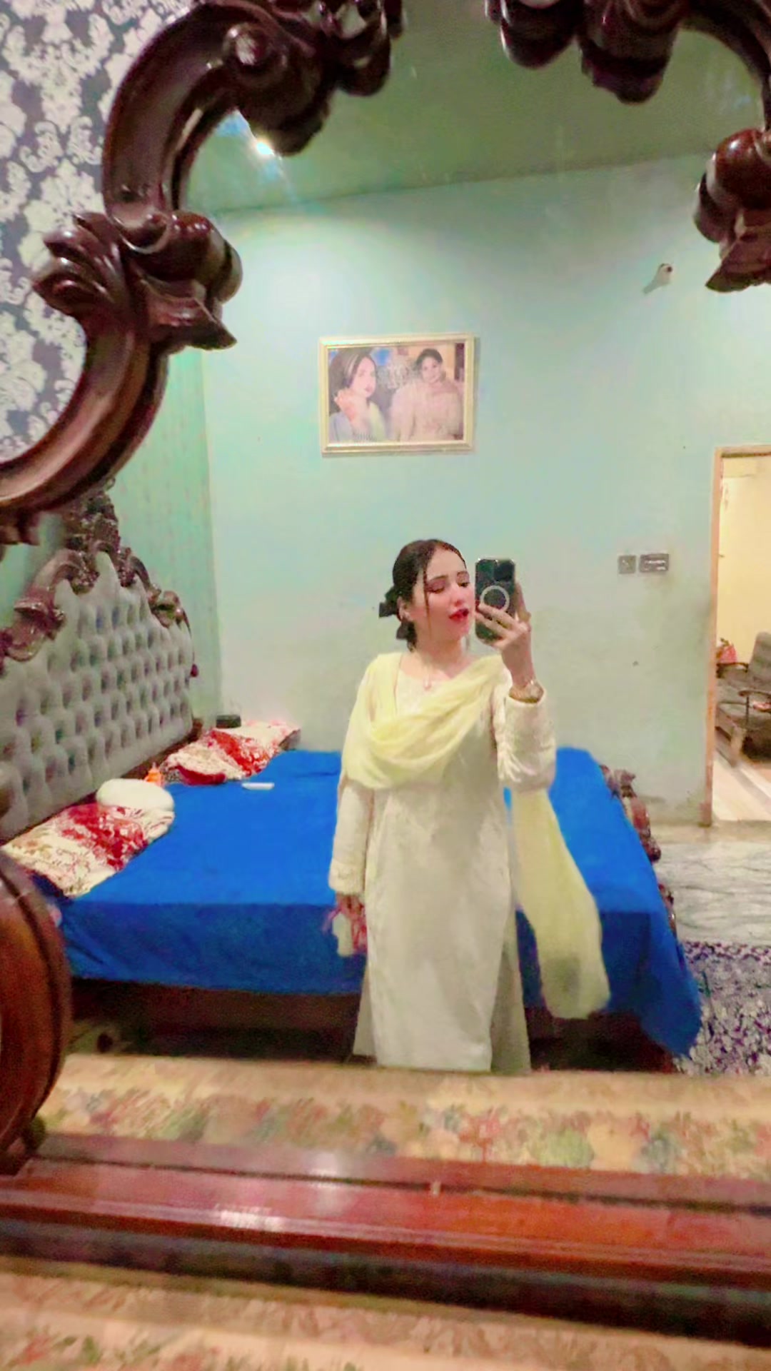 @🦋MeHaK offiCial 🦋