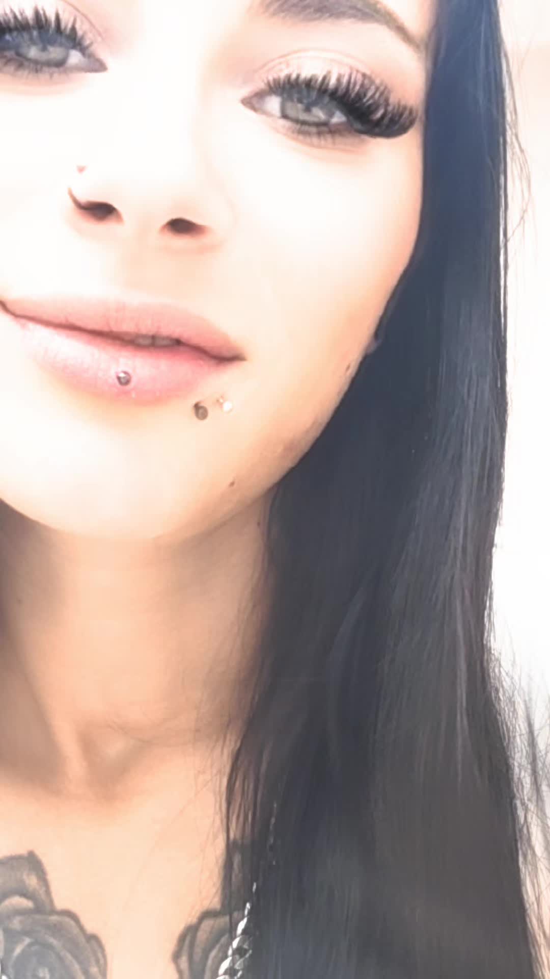 @Sabrina 🌹