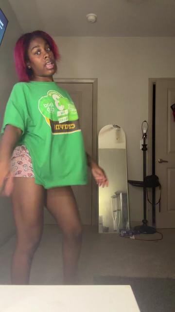 @👩🏾&zwj;❤️&zwj;💋&zwj;👩🏽