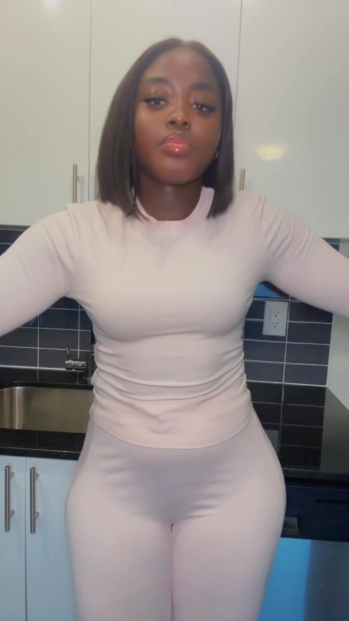 @Tosinmoe