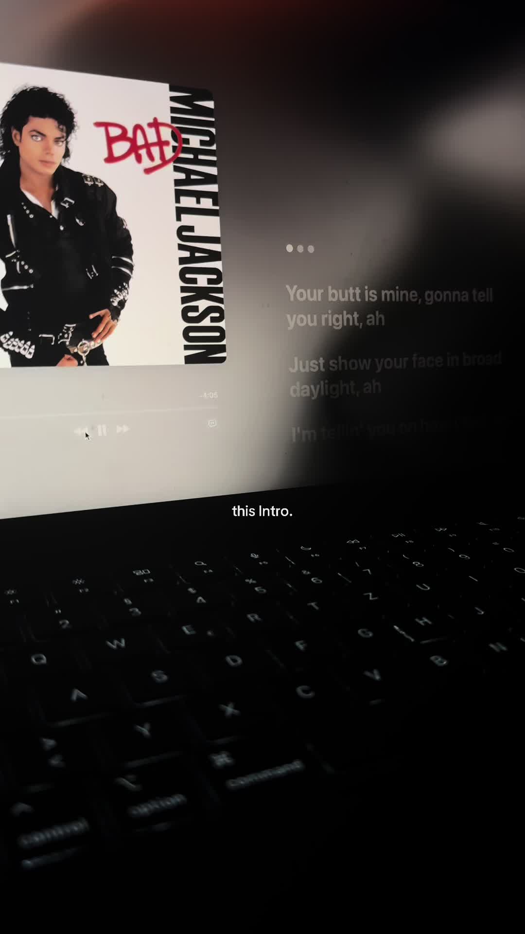 @𝐌𝐮𝐬𝐢𝐜𝐥𝐲𝐫𝐢𝐜𝐬