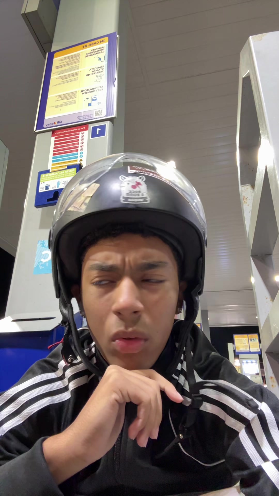 @️simone