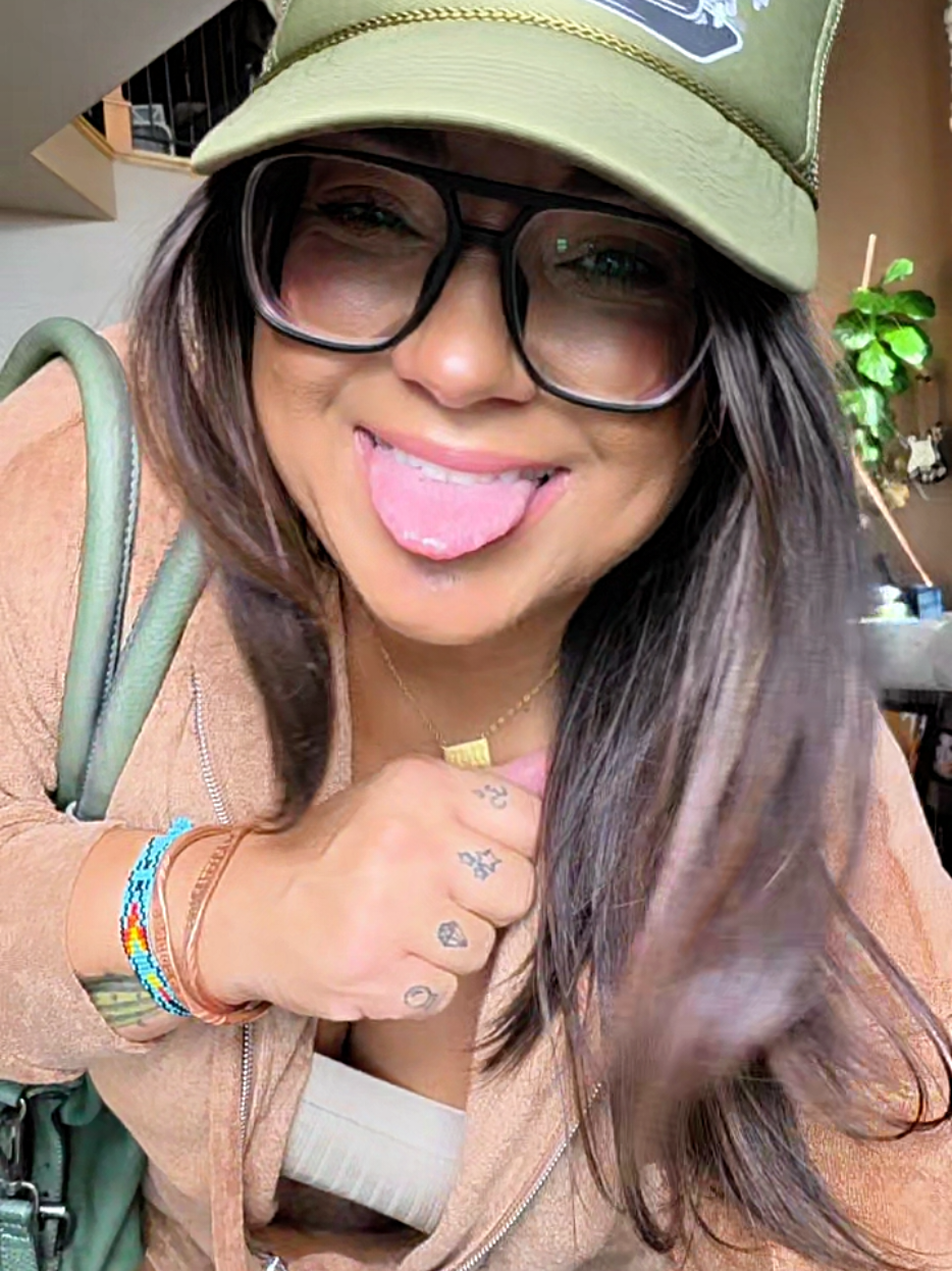 @RhiRhi🪴💋🌞