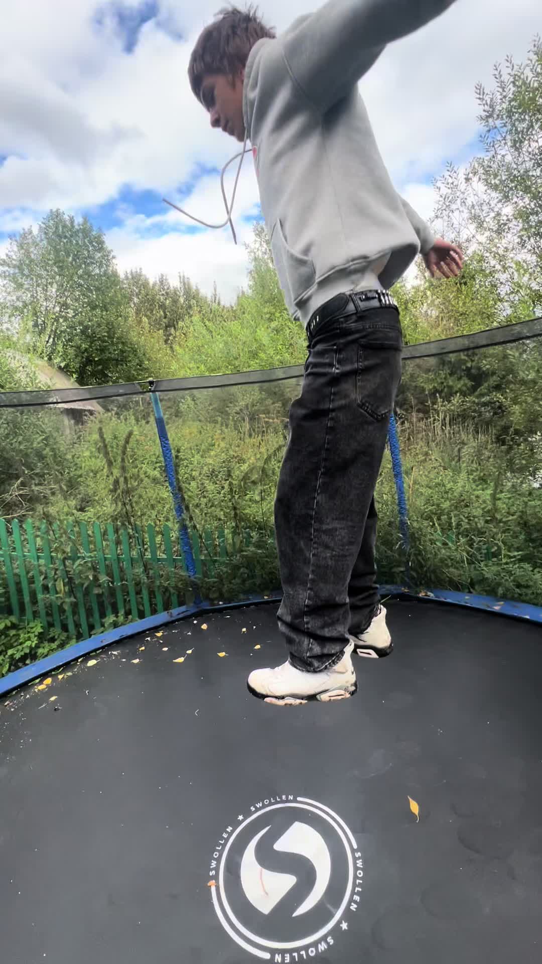 @Vonely