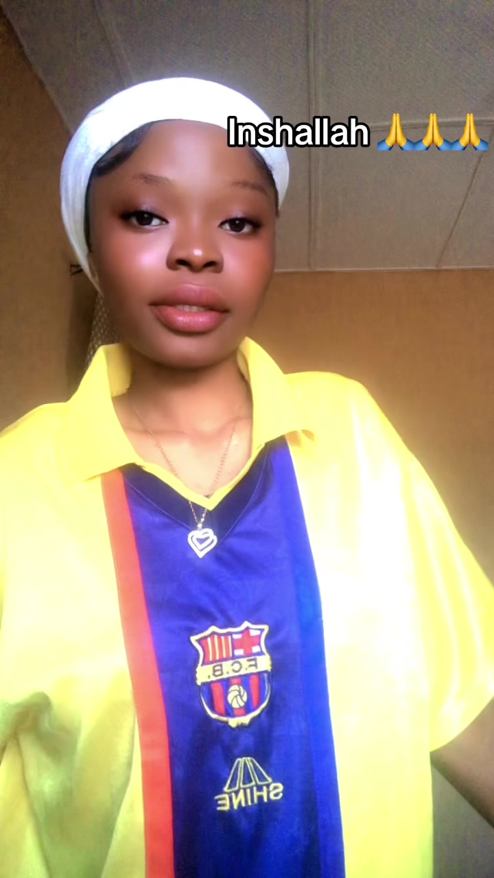 @adesoftfashion