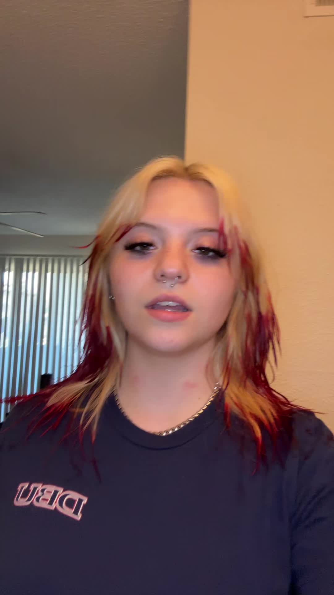 @:3