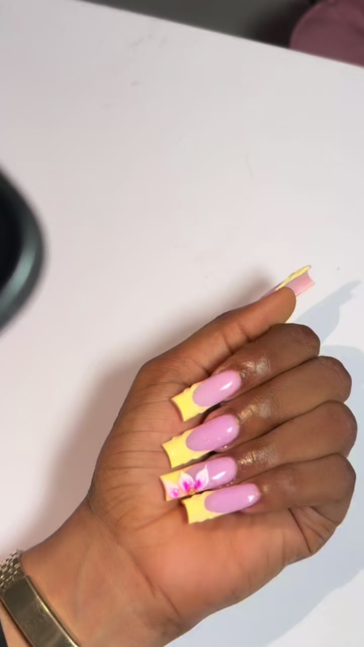 @Chommzyposhnails in asaba💅🏾