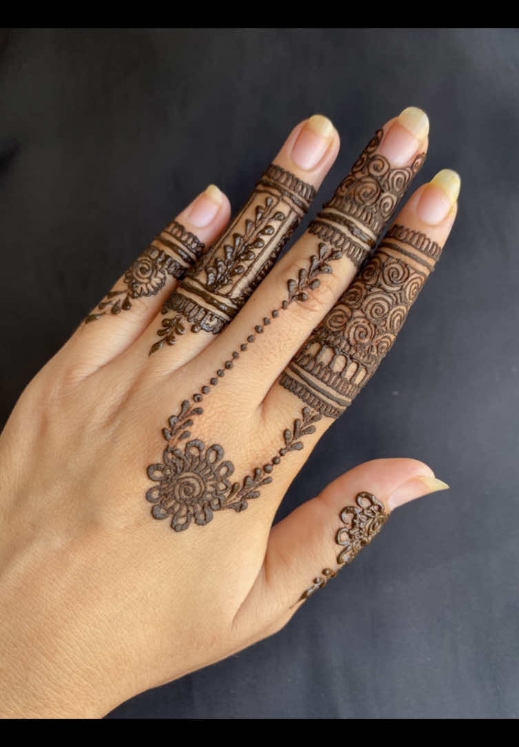 @Afifa_henna