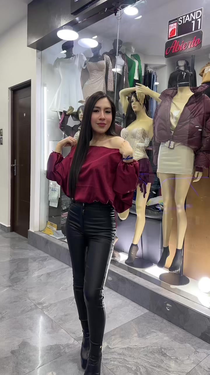 @Andrea’s Fashion Oruro