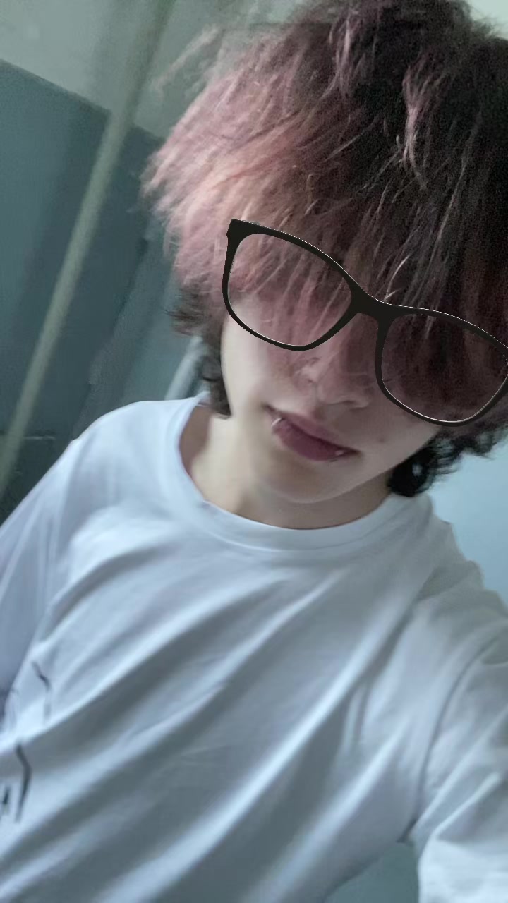 @emonahyy