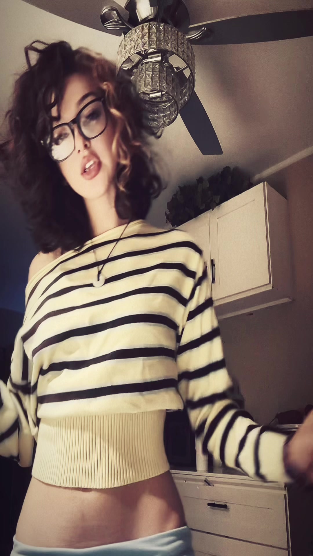 @༂