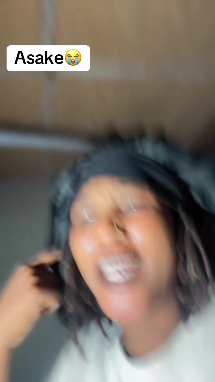 @𝓝𝓸 𝓸𝓷𝓮 𝓬𝓪𝓻𝓮𝓼😩