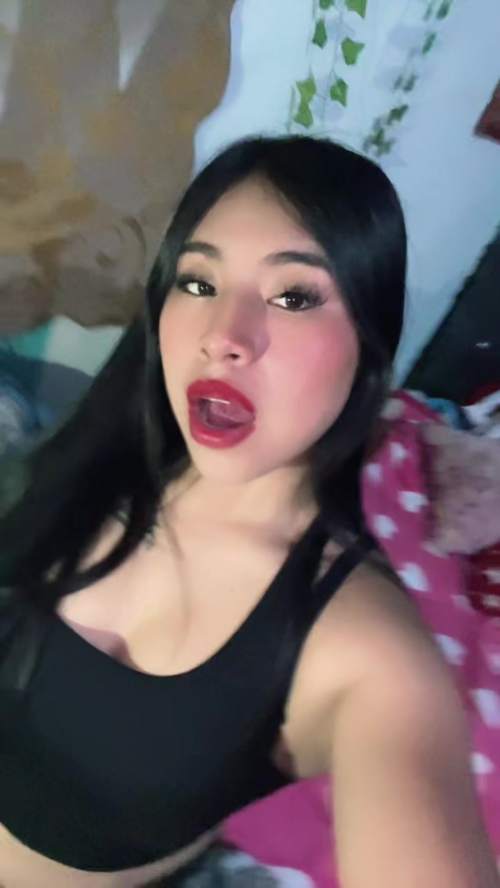 @oliviaarenaz