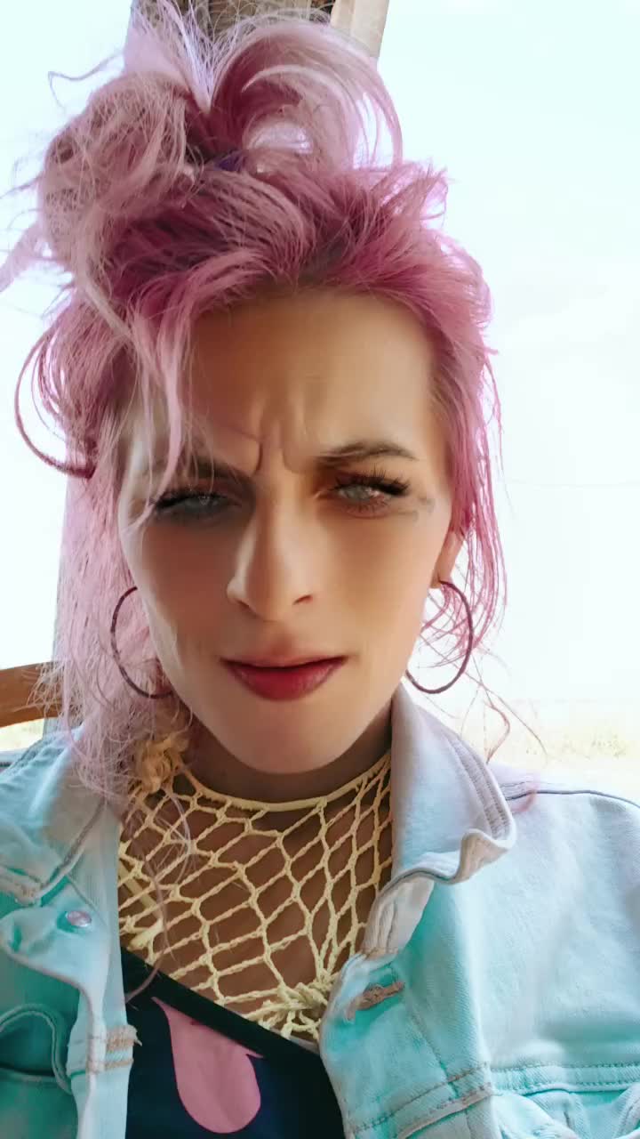 @hisqueen