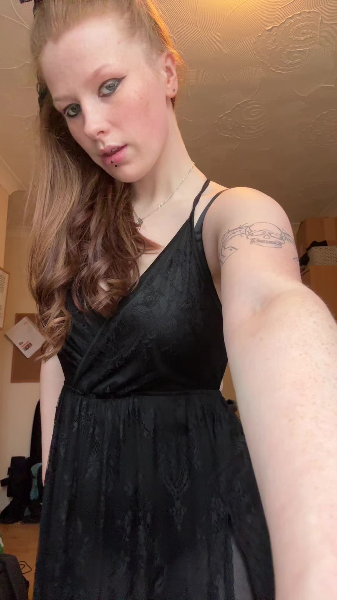 @sarahx_girlInBlack