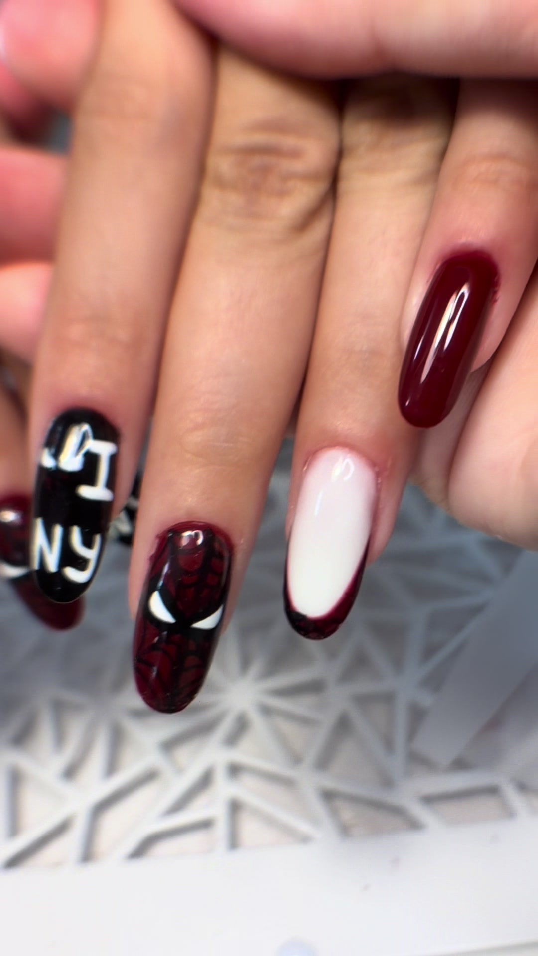 @valerias.nailss