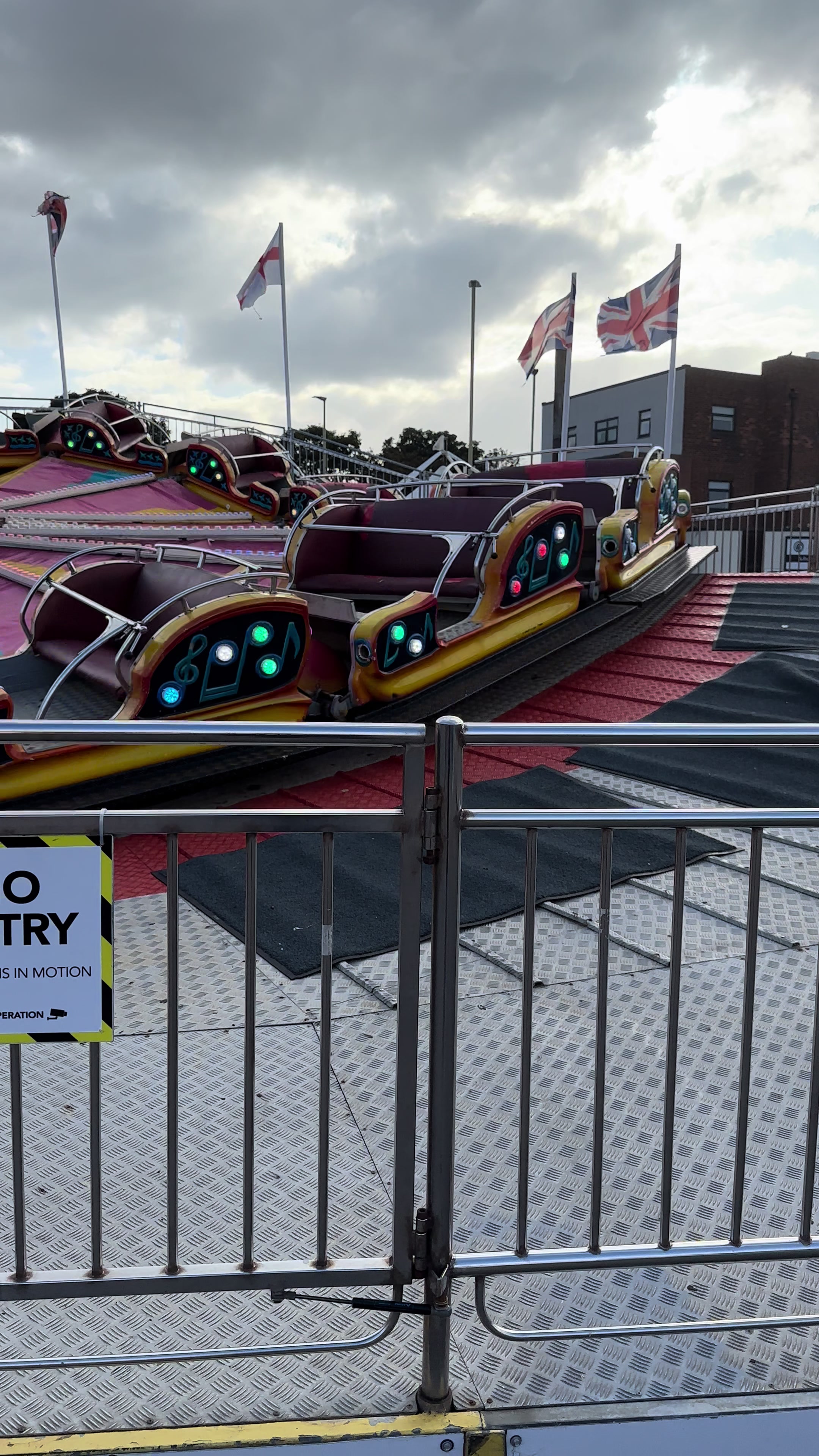 @funfairrides360