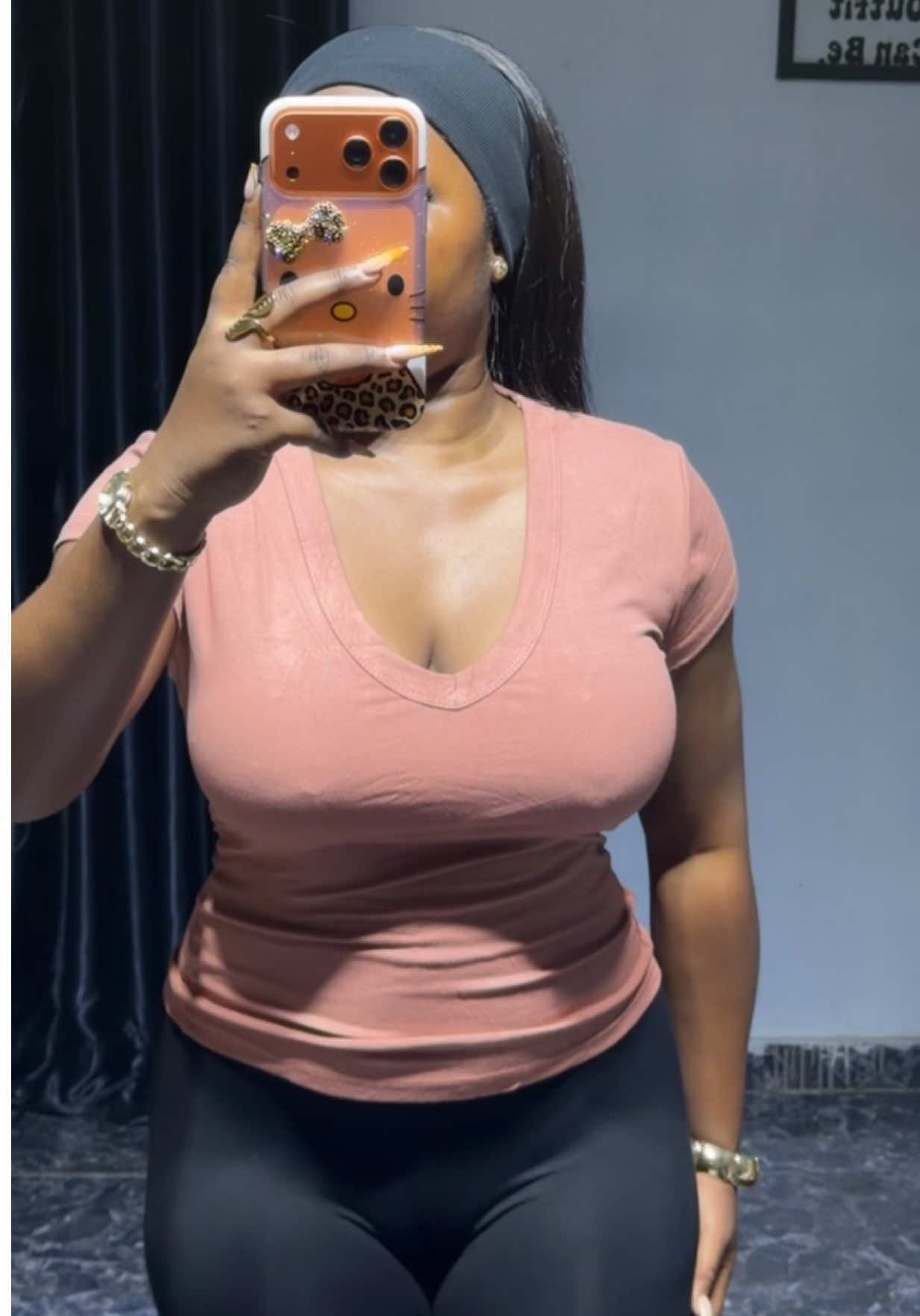 @Deluxebyaduke (CLOTHING STORE)
