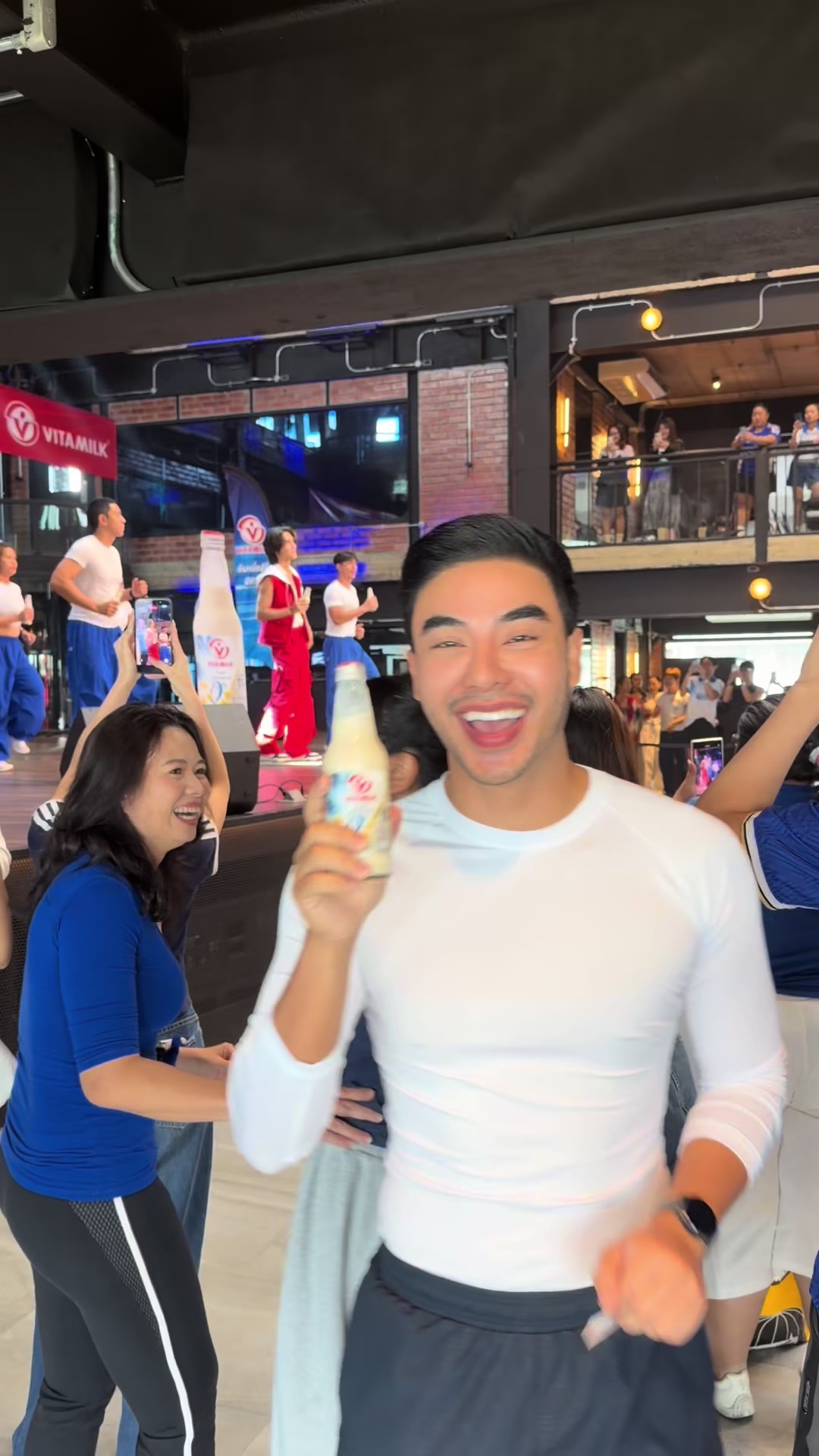 @มะเดี่ยวเฟี้ยวเงาะ 🥳