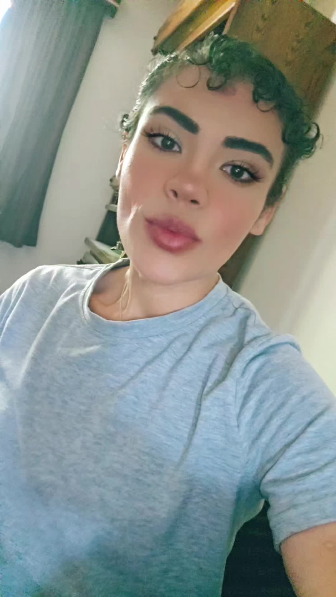 @Ohmykalabee 🐝
