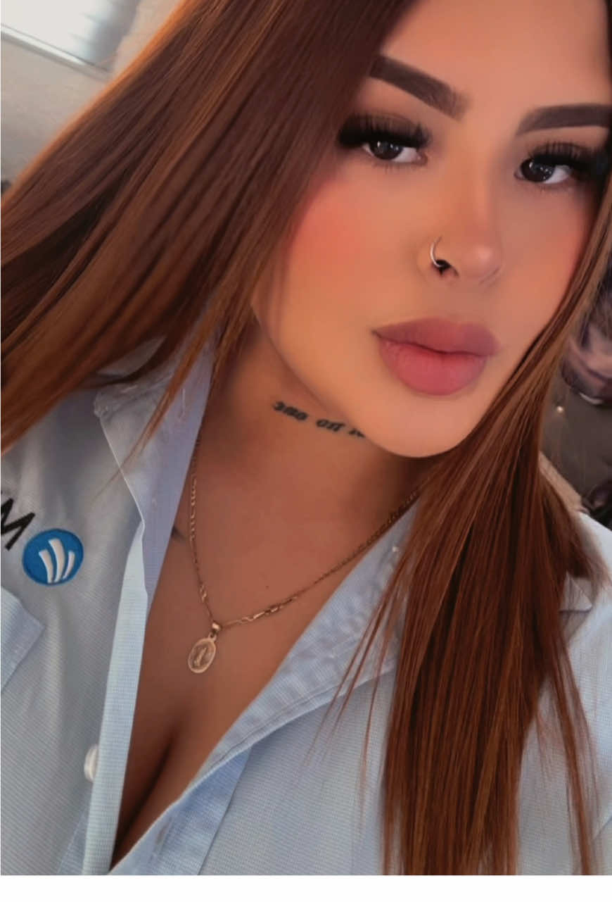 @𝒱