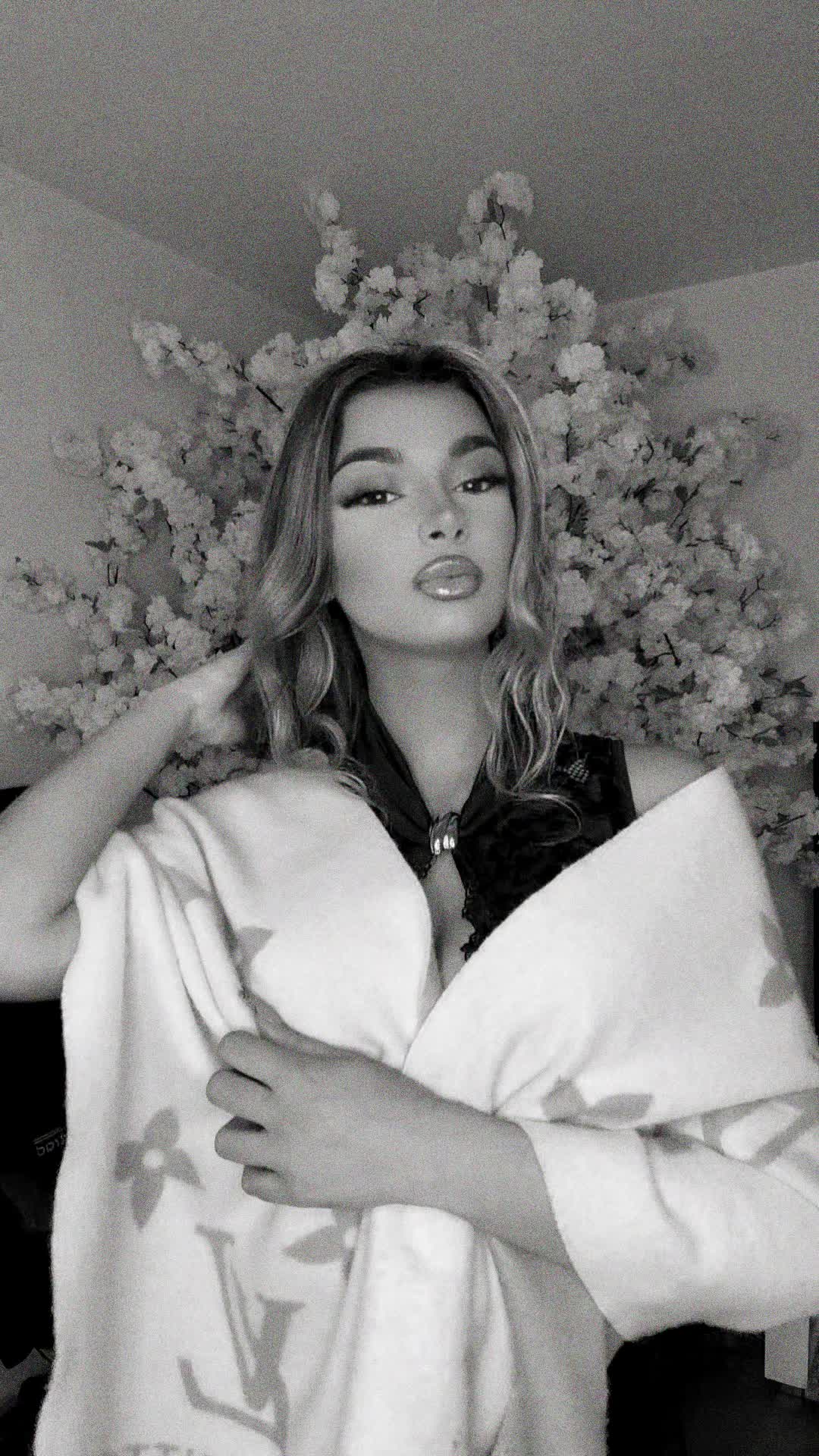 @Madame C&oelig;ur Noir. 🖤