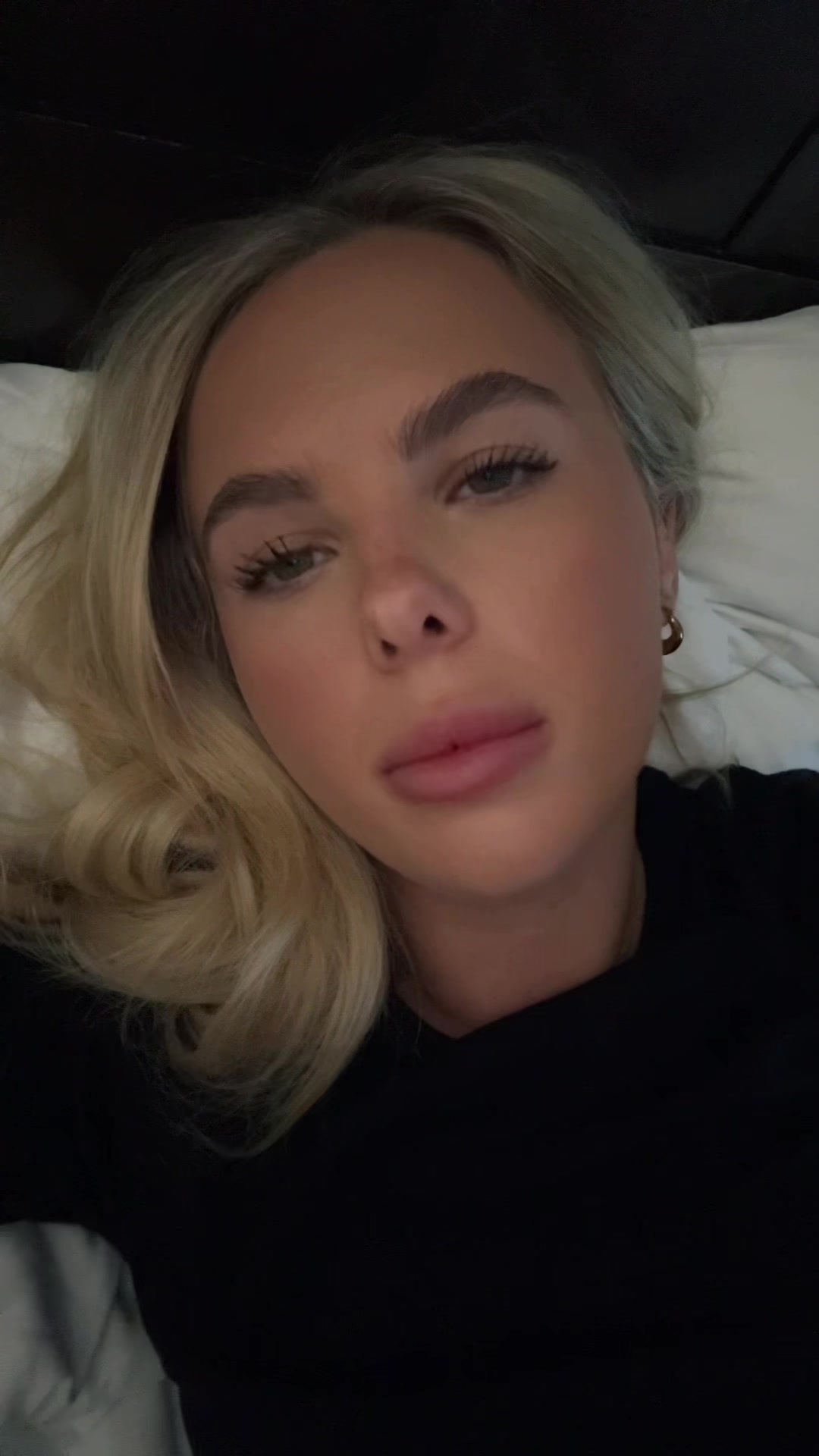 @elliebluegregoria