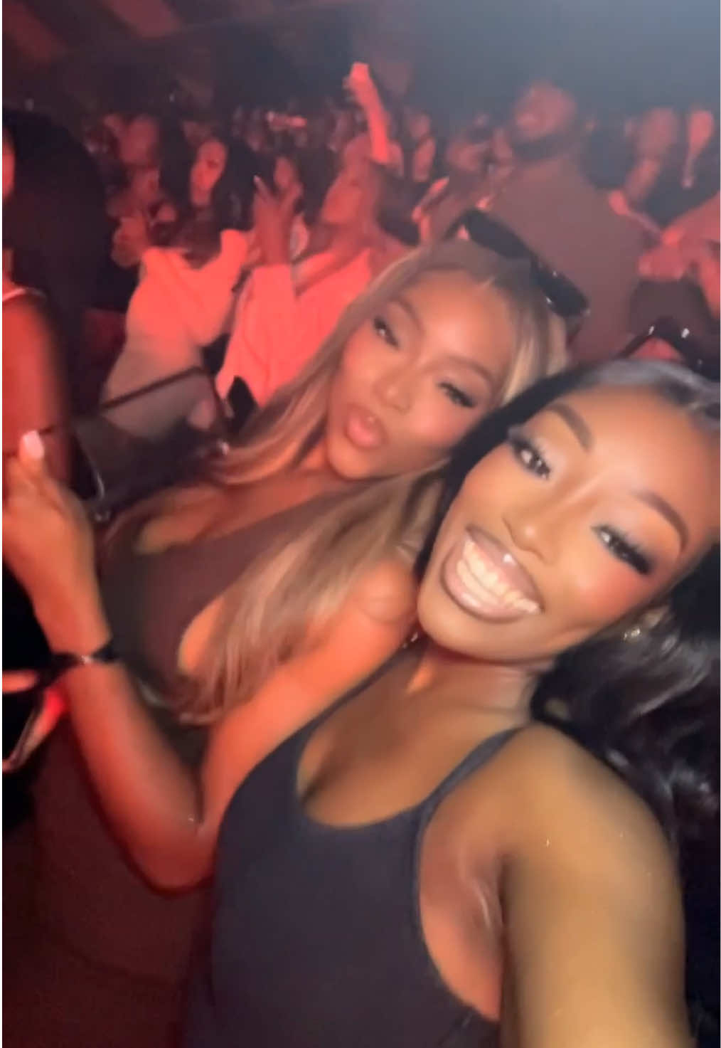 @Christiana | Beauty Creator