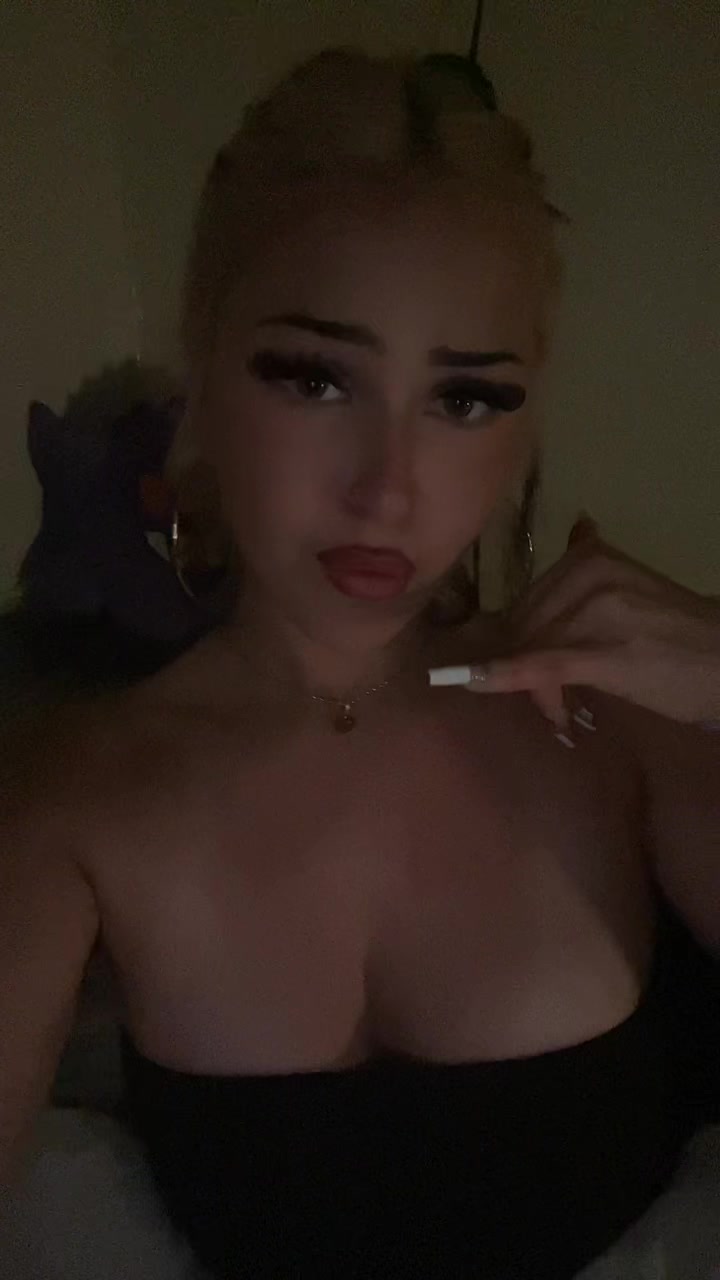 @Ħąłęy