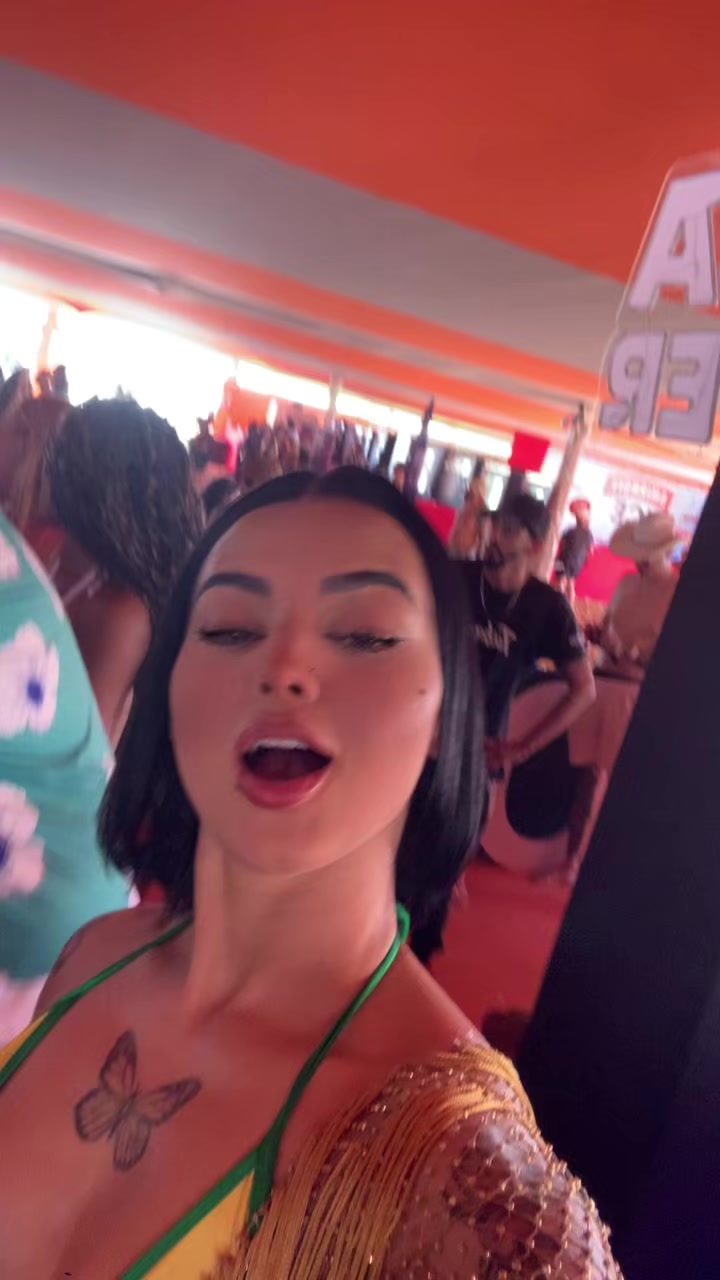 @Jucenooo