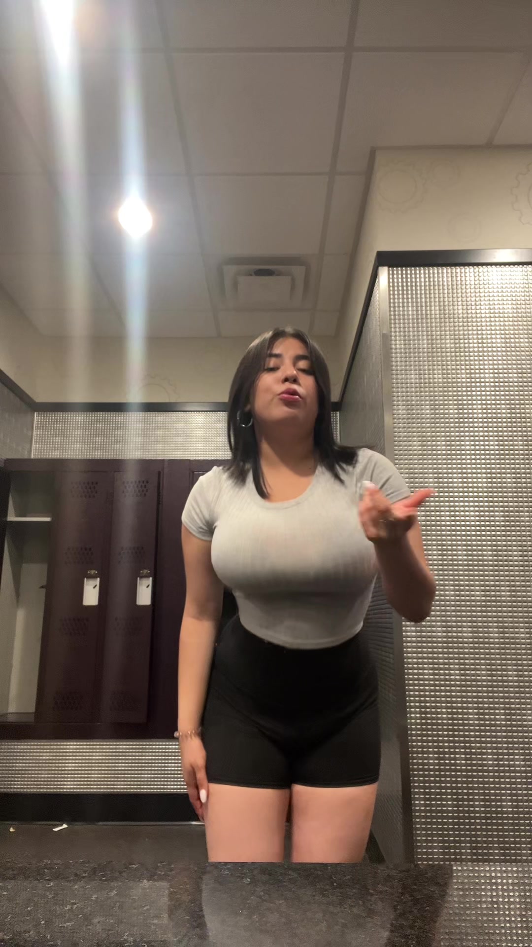 @Monica._.us