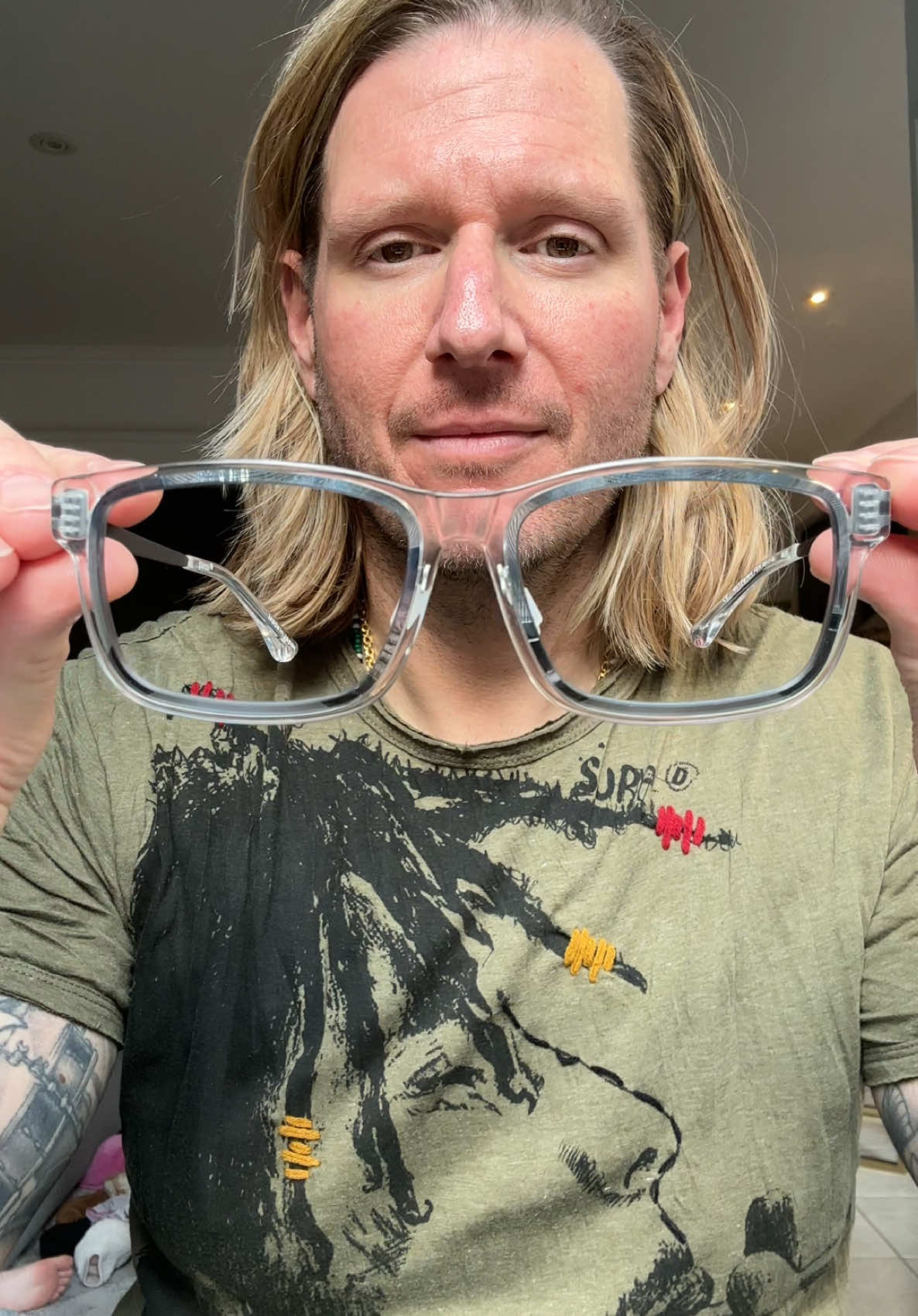@Stevewearsglasses