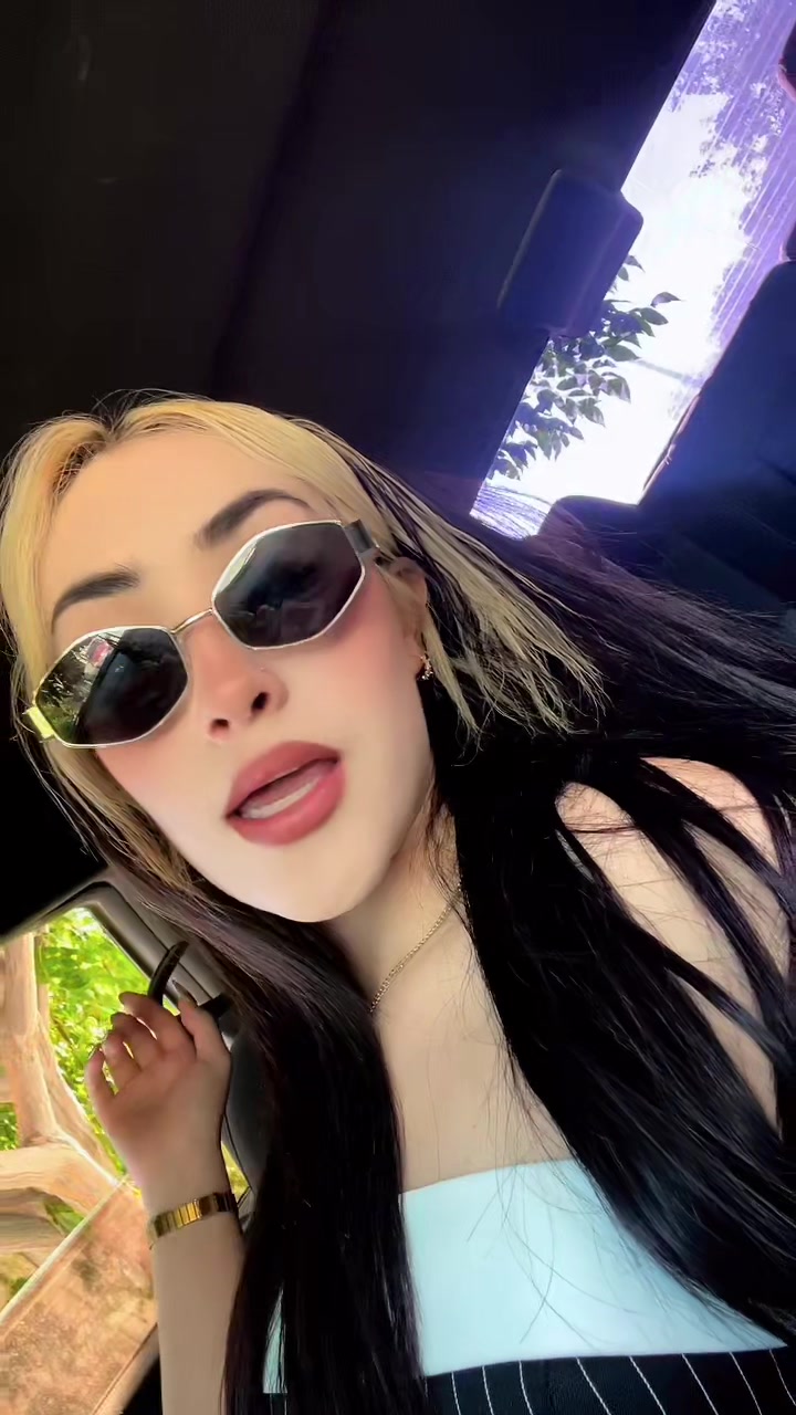 @Roxana De La Rosa Nu