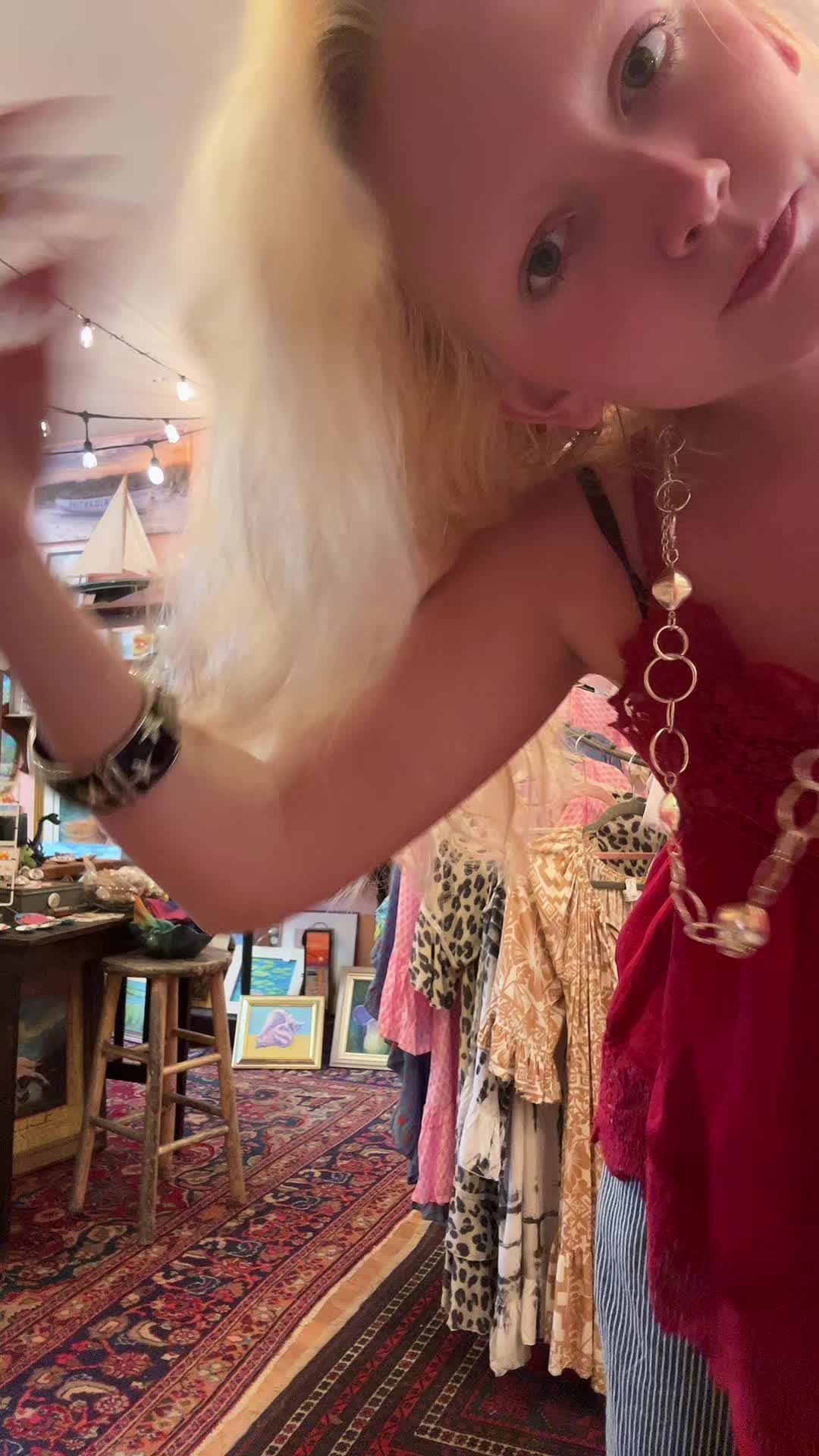 @VanessaSchimony