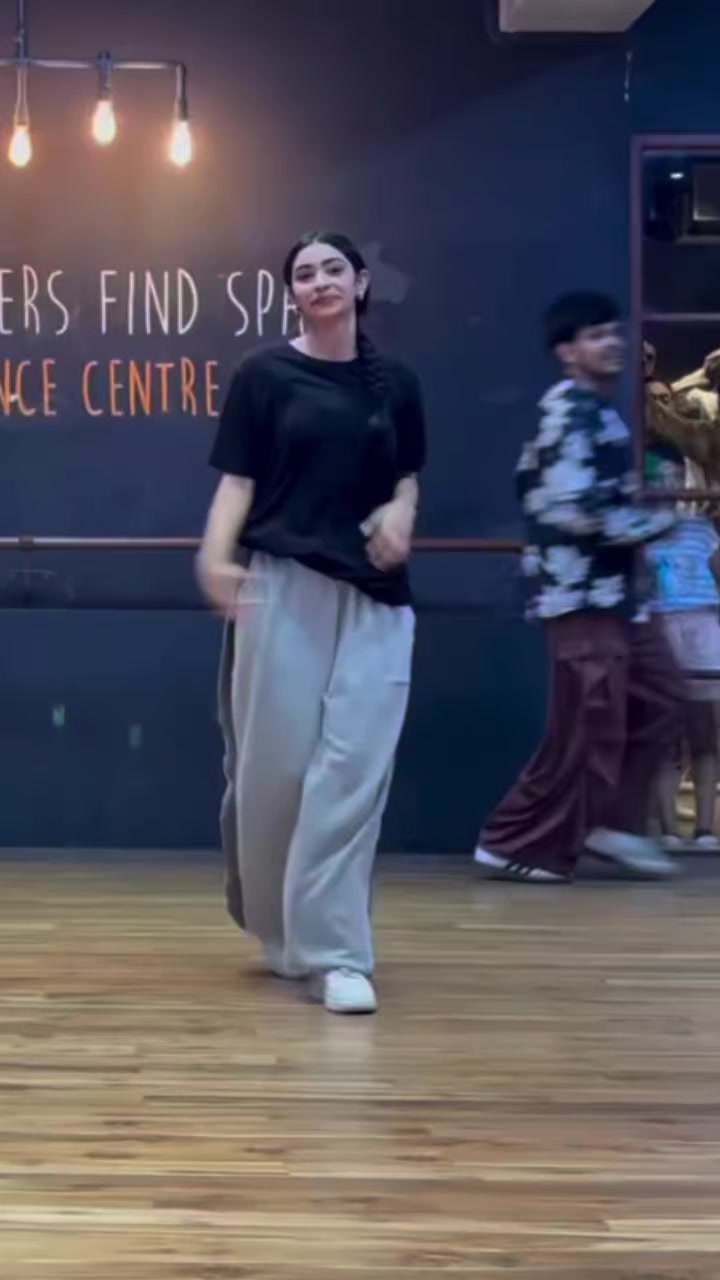 @CRAZY DANCING FACTORY💃🏿🕺