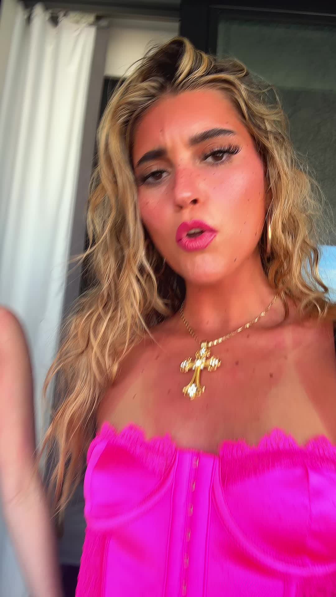 @malloryselzerrr