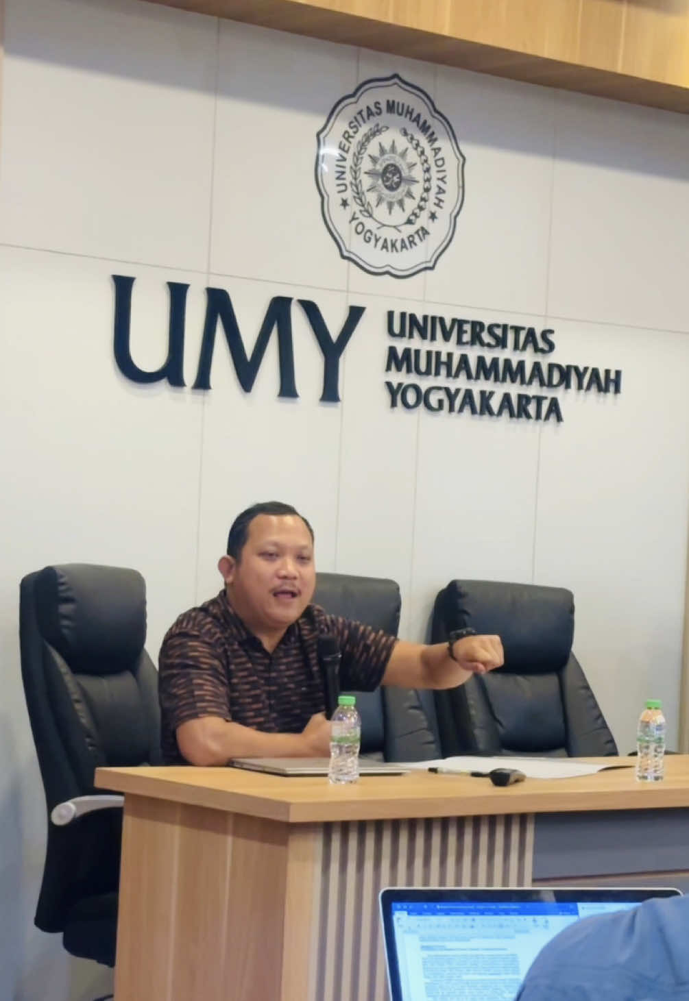 @FISIPOL UMY