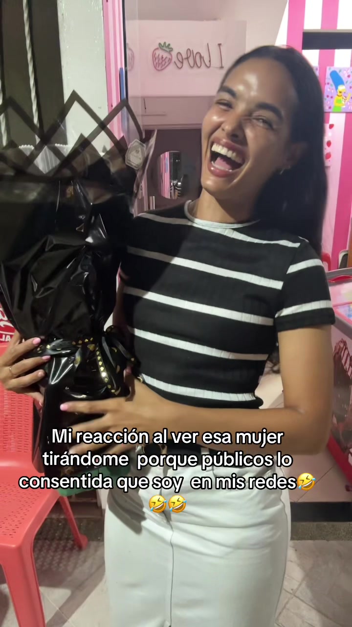 @LAS FRESITAS HECHAS CON AMOR🍓