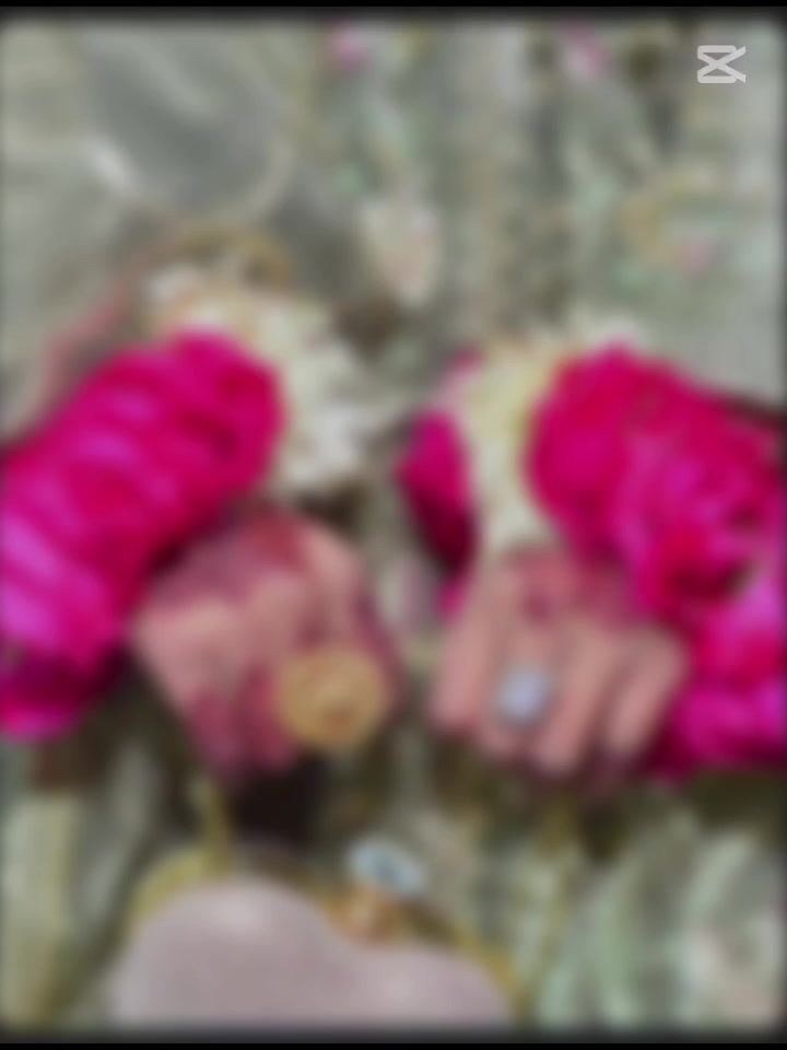 @𝙘𝙧𝙞𝙢𝙨𝙤𝙣'𝙨_𝙦𝙪𝙚𝙚𝙣🥀