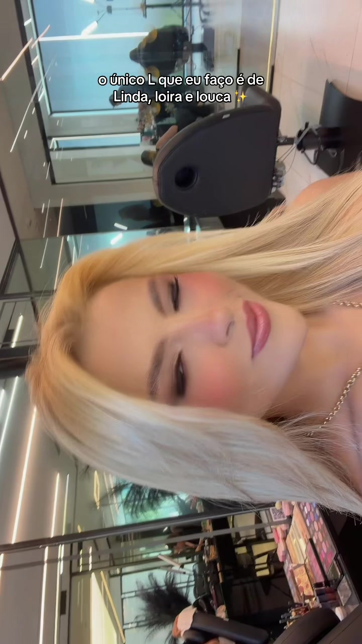 @annaluizaaa