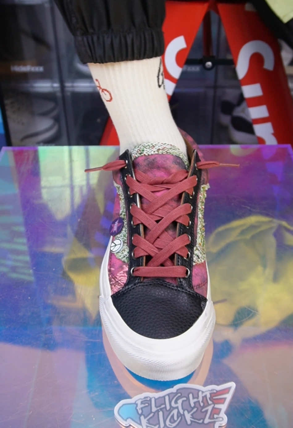 @Lacedsneaker