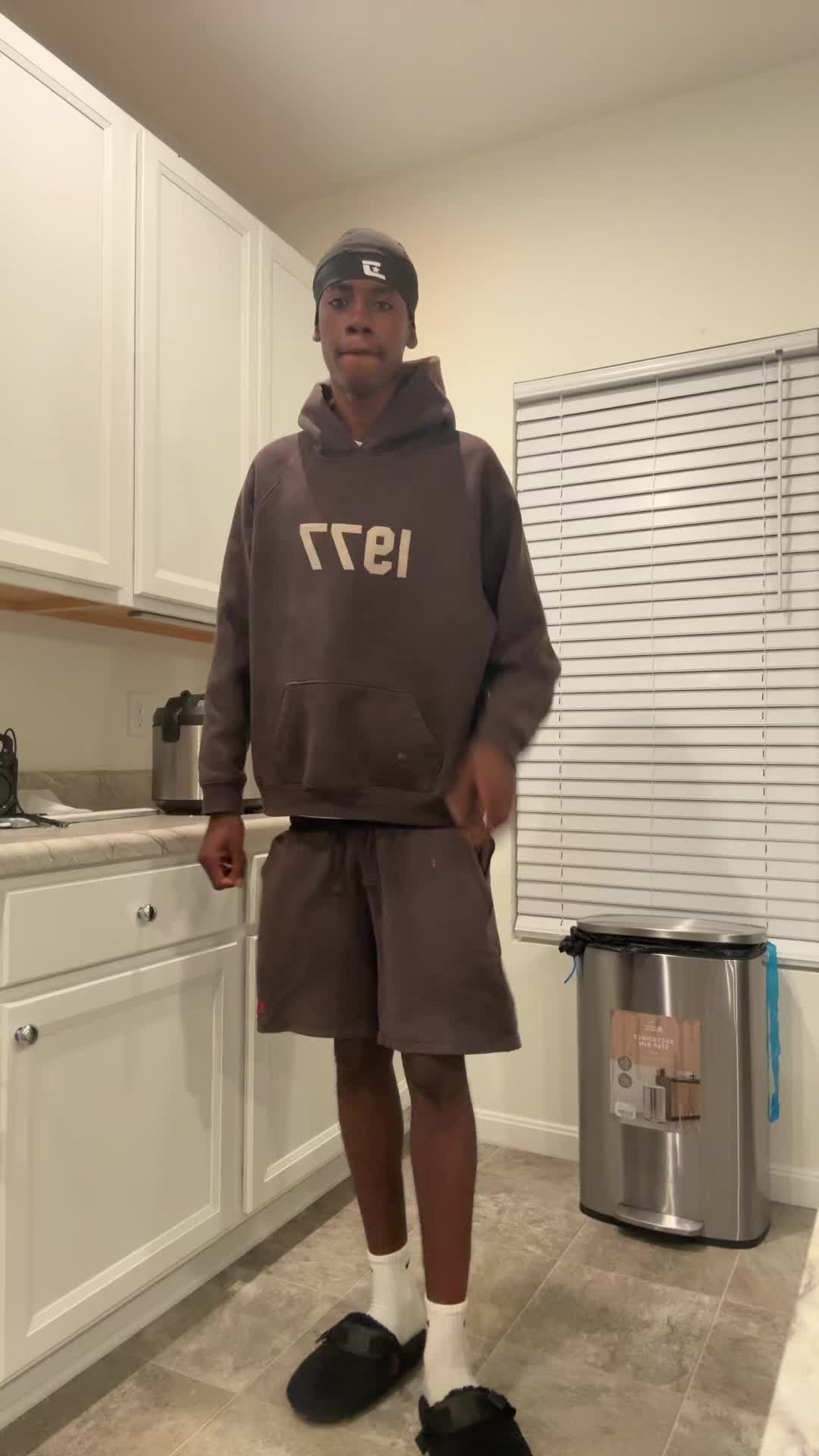 @️7
